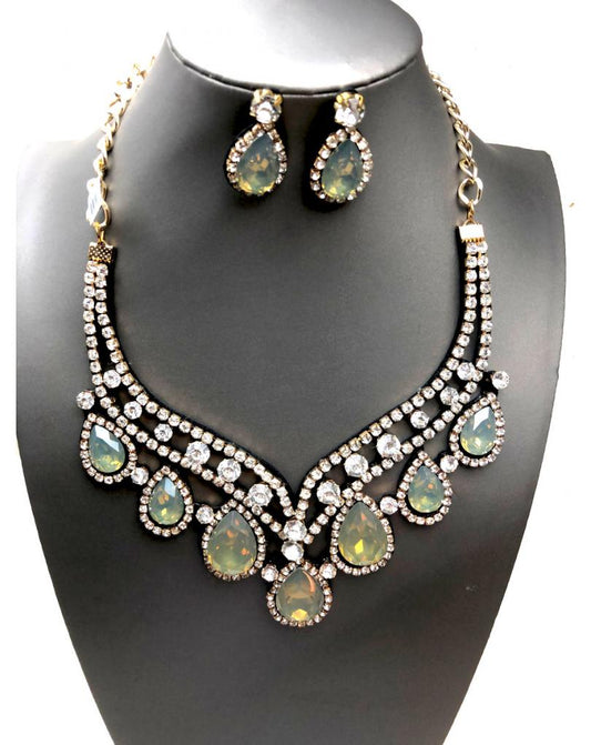 COLLAR